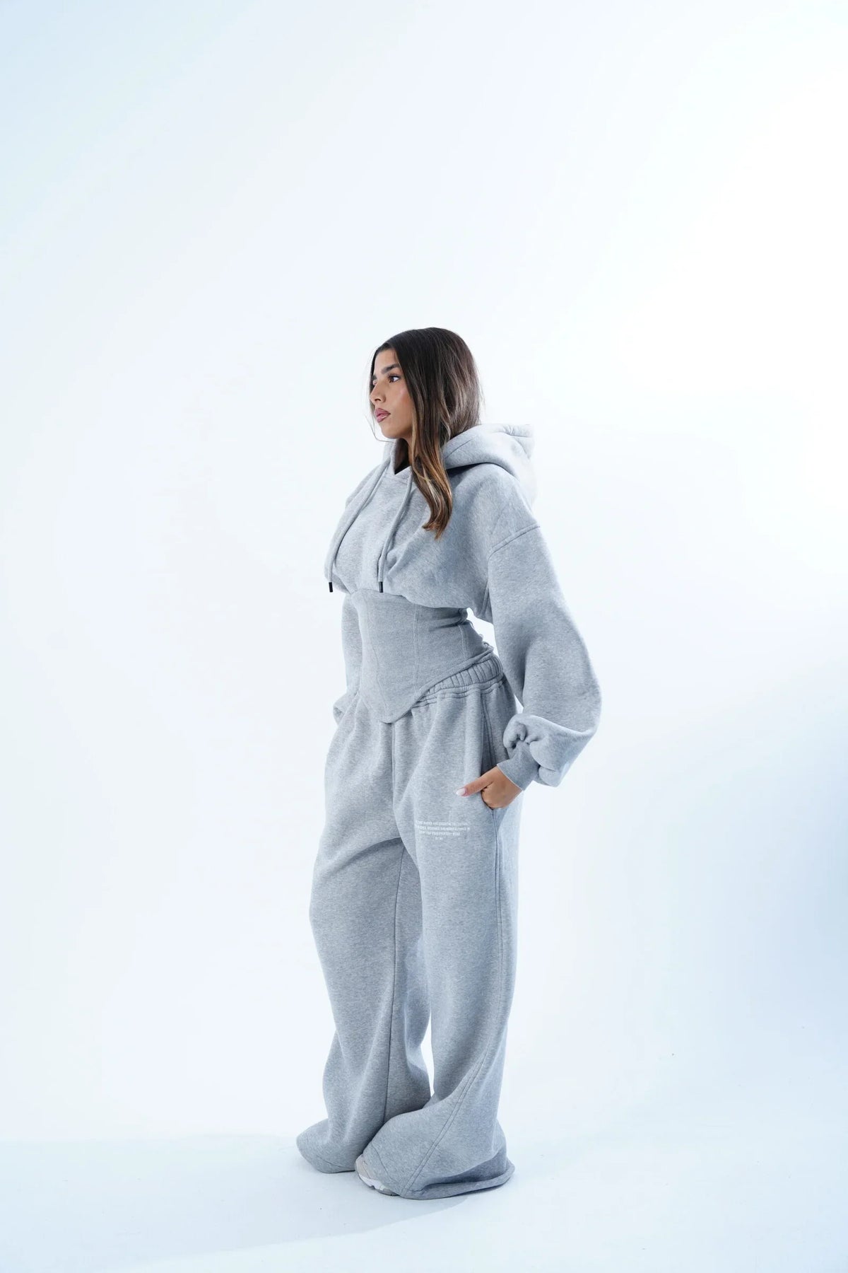 SIE IST WEGGESCHNAPPT KAPUZENPULLOVER