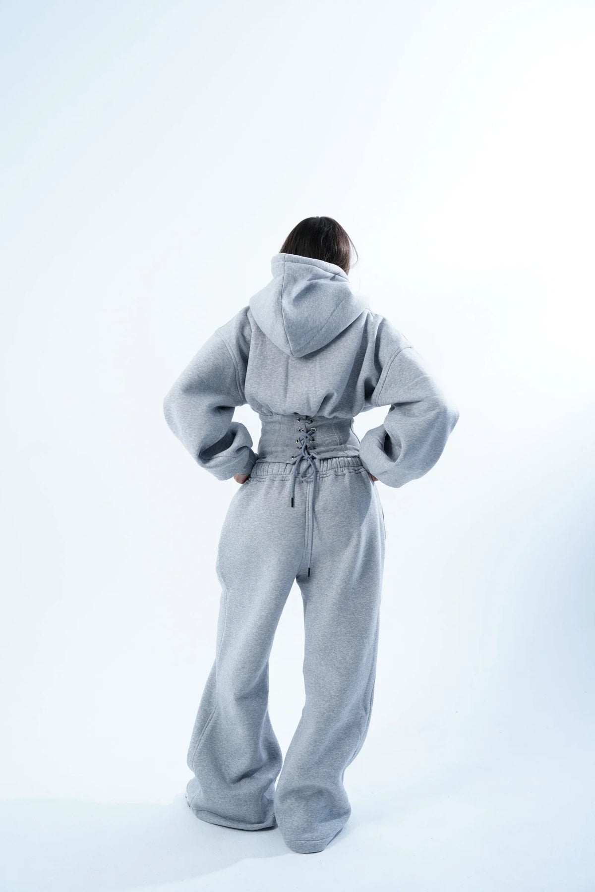 SIE IST WEGGESCHNAPPT KAPUZENPULLOVER